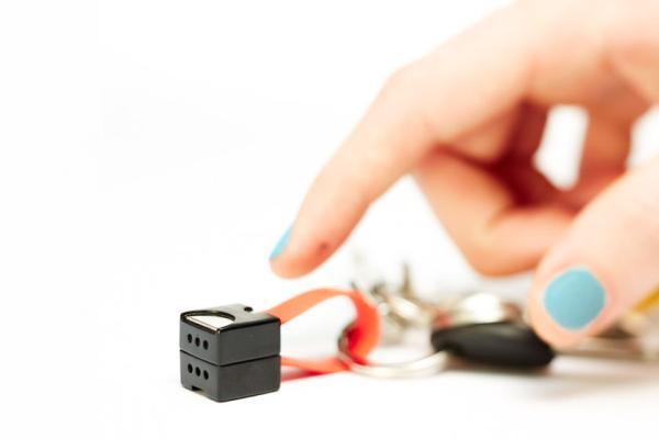 ابزار سفر: کوچکترین شارژر تلفن همراه جهان